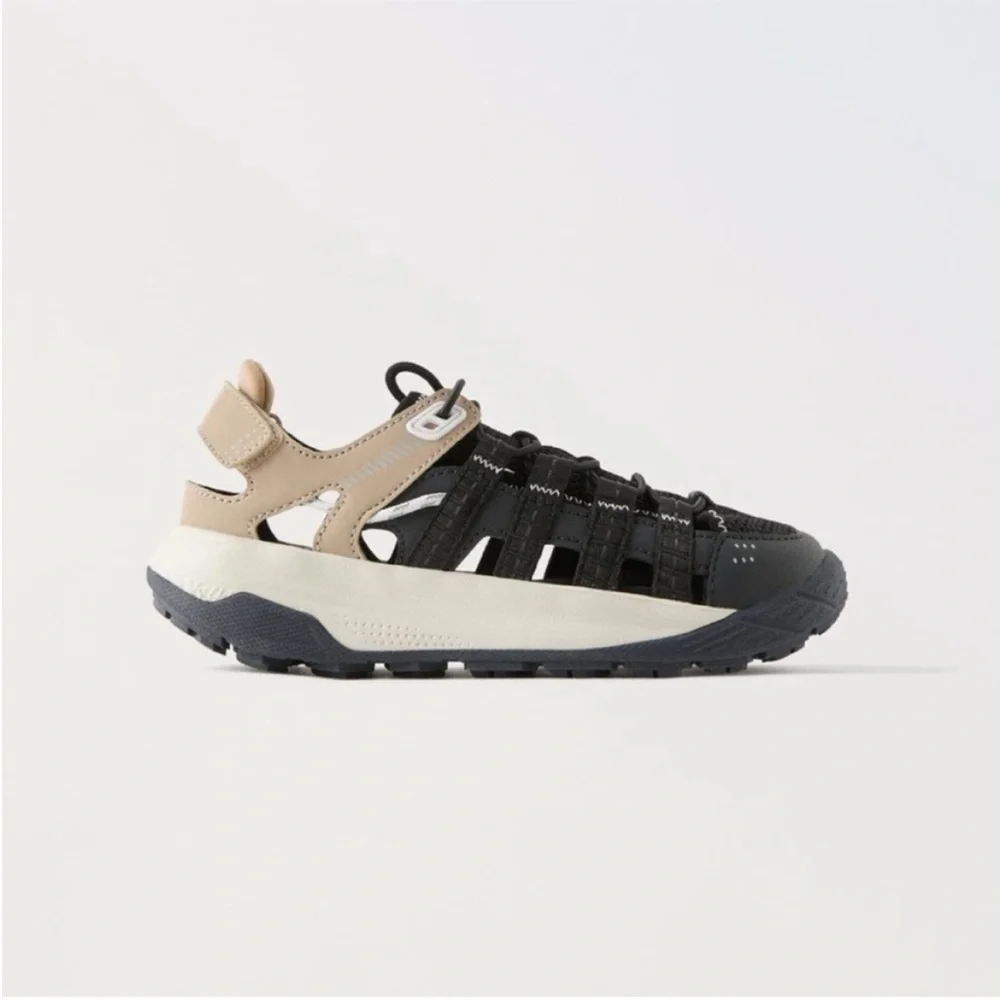 Zara kids, Black, SPORTY CAGE SNEAKERS, 12½ (7.4 inches)